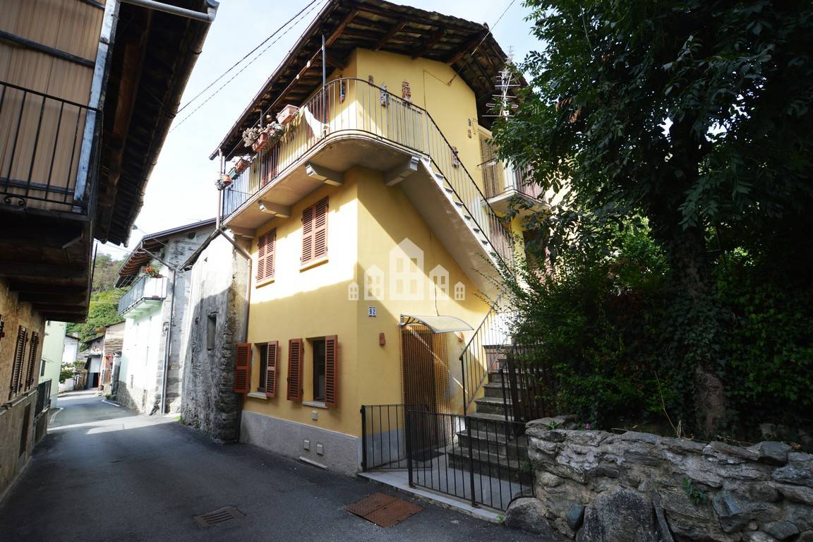 Casa semindipendente in vendita a Sparone