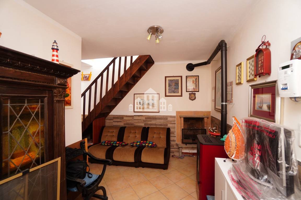 Casa semindipendente in vendita a Sparone