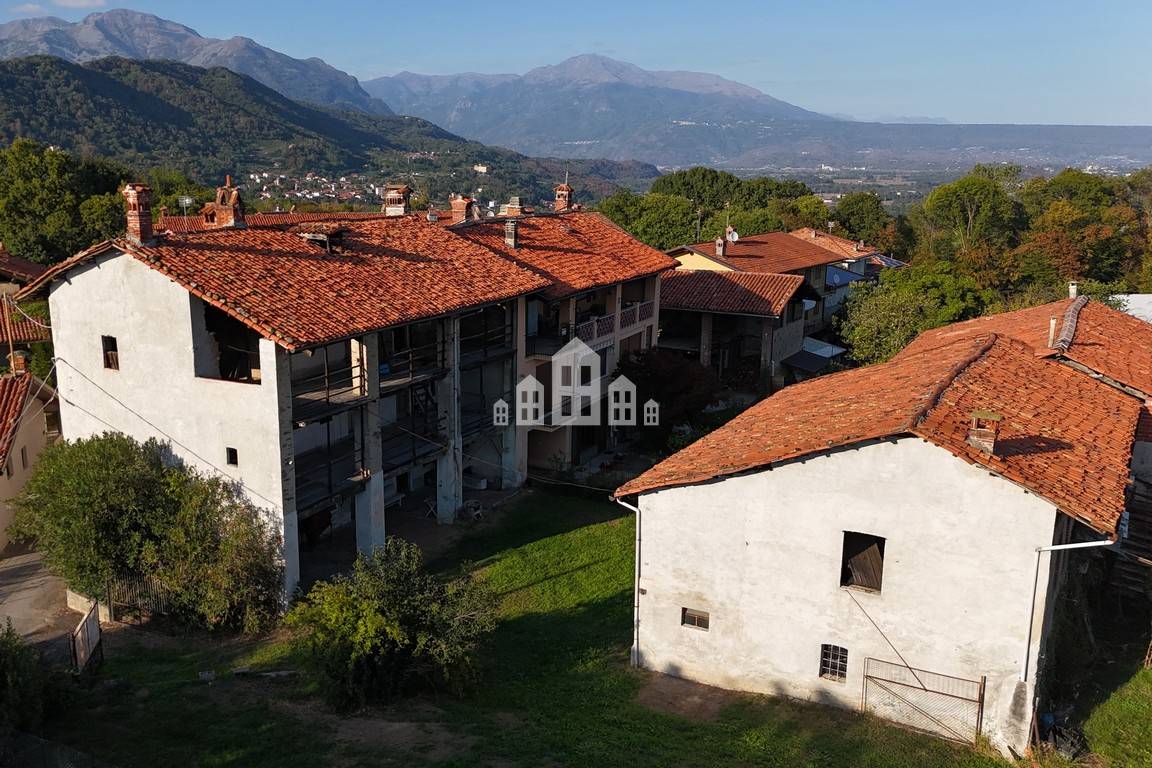 Casa semindipendente in vendita a Castellamonte, San Giovanni Canavese
