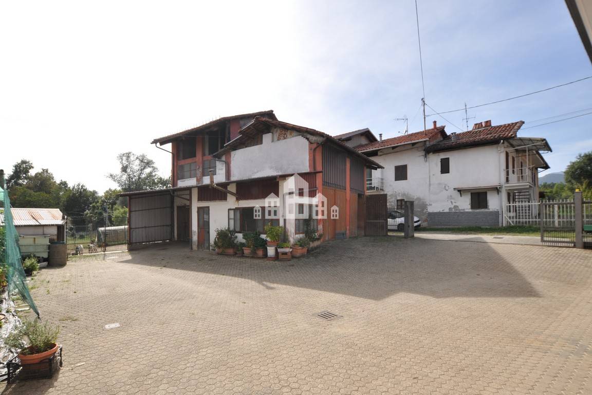 Casa semindipendente in vendita a Castellamonte, Filia