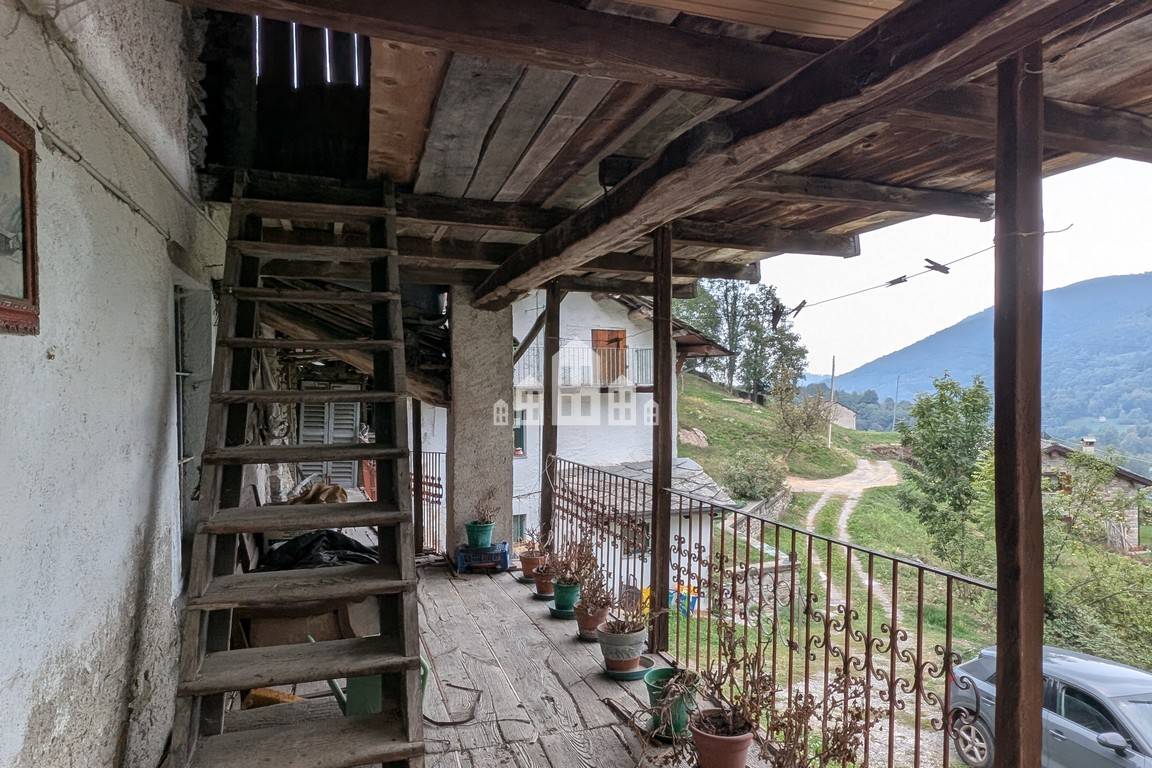 Casa semindipendente in vendita a Traversella