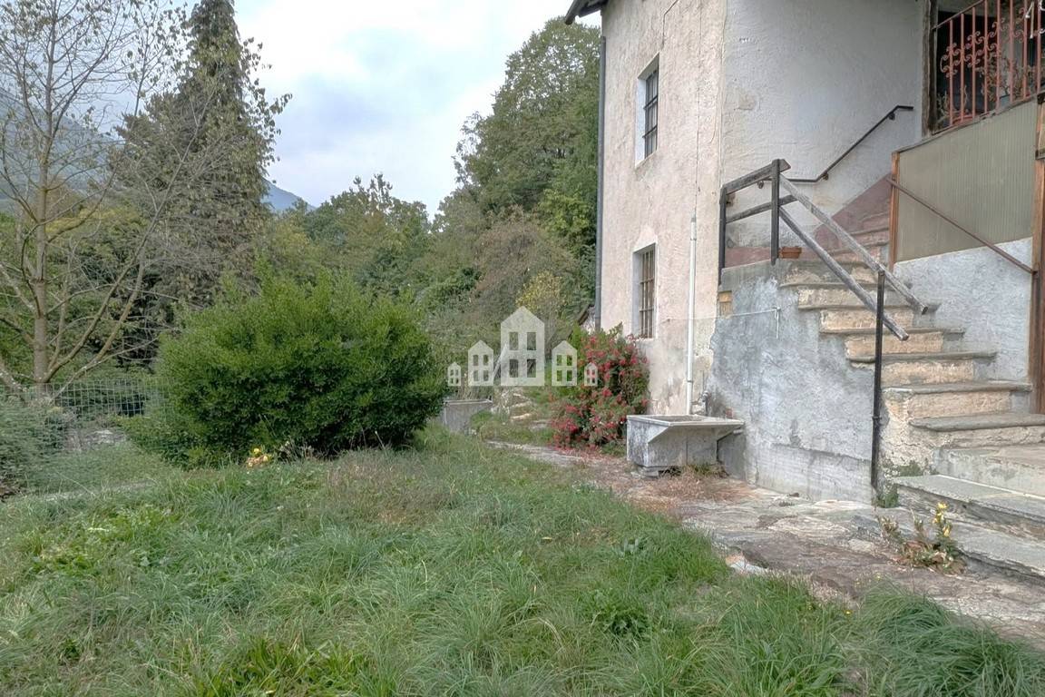 Casa semindipendente in vendita a Traversella