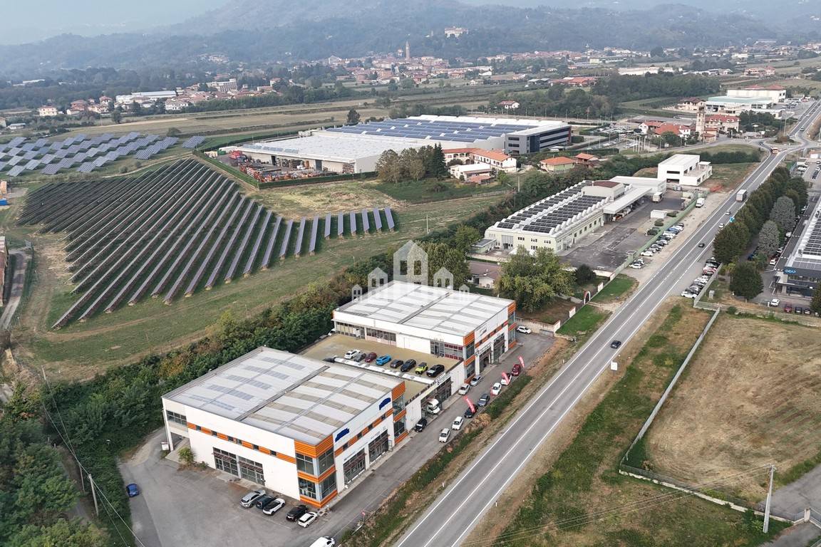 Locale commerciale in vendita a Valperga
