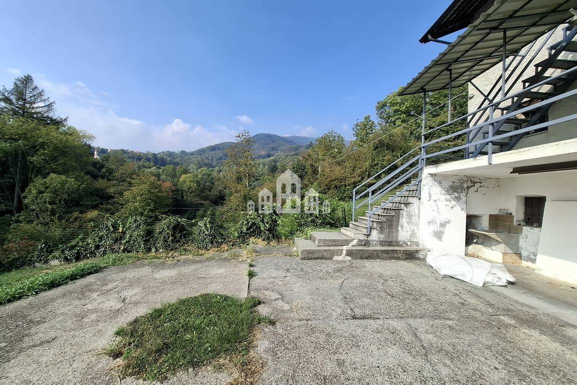 Casa semindipendente in vendita a San Colombano Belmonte