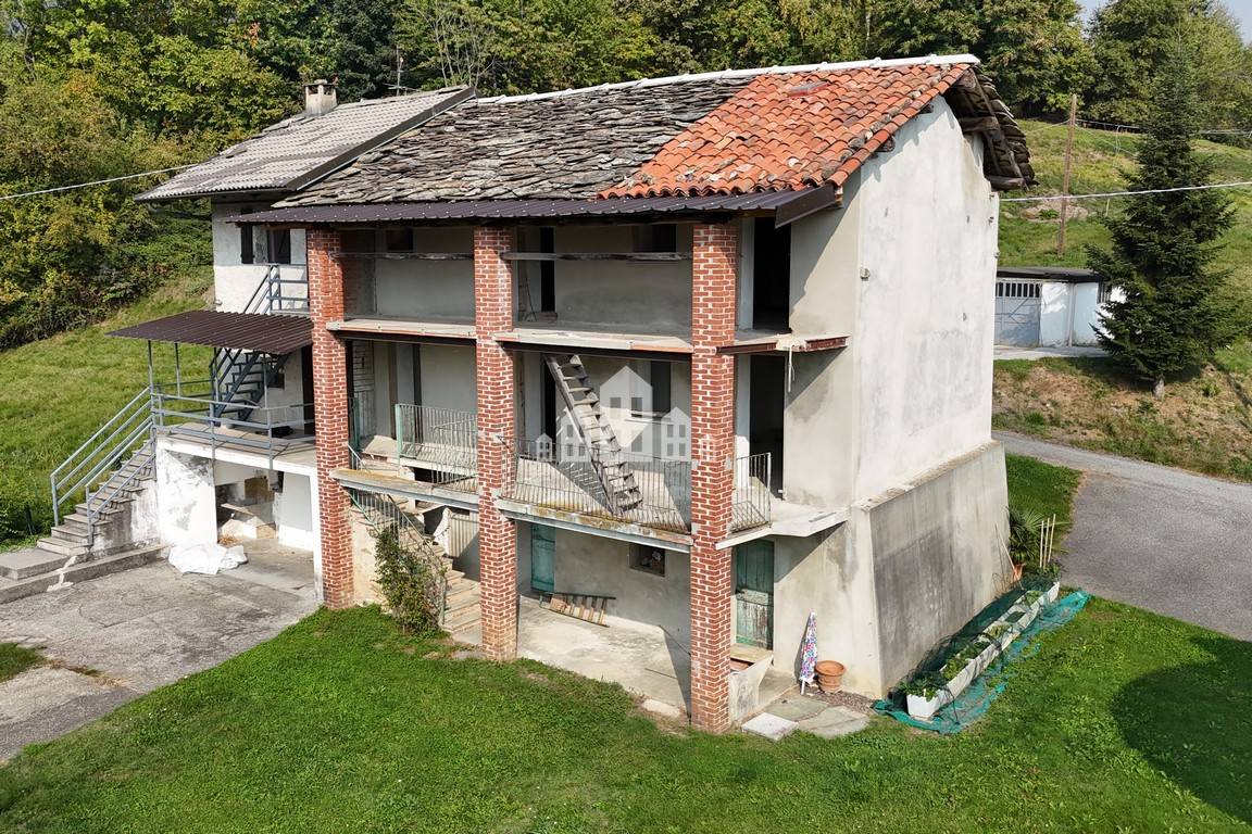 Casa semindipendente in vendita a San Colombano Belmonte