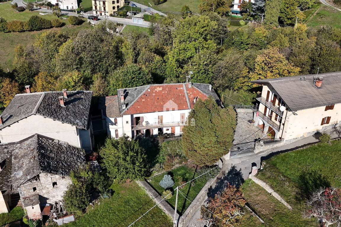 Casa semindipendente in vendita a Valchiusa, Drusacco