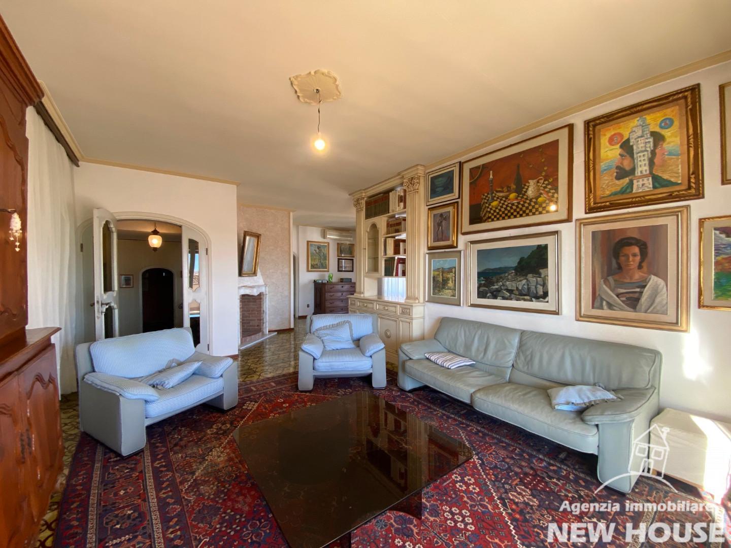 Attico con terrazzi, Pisa landi