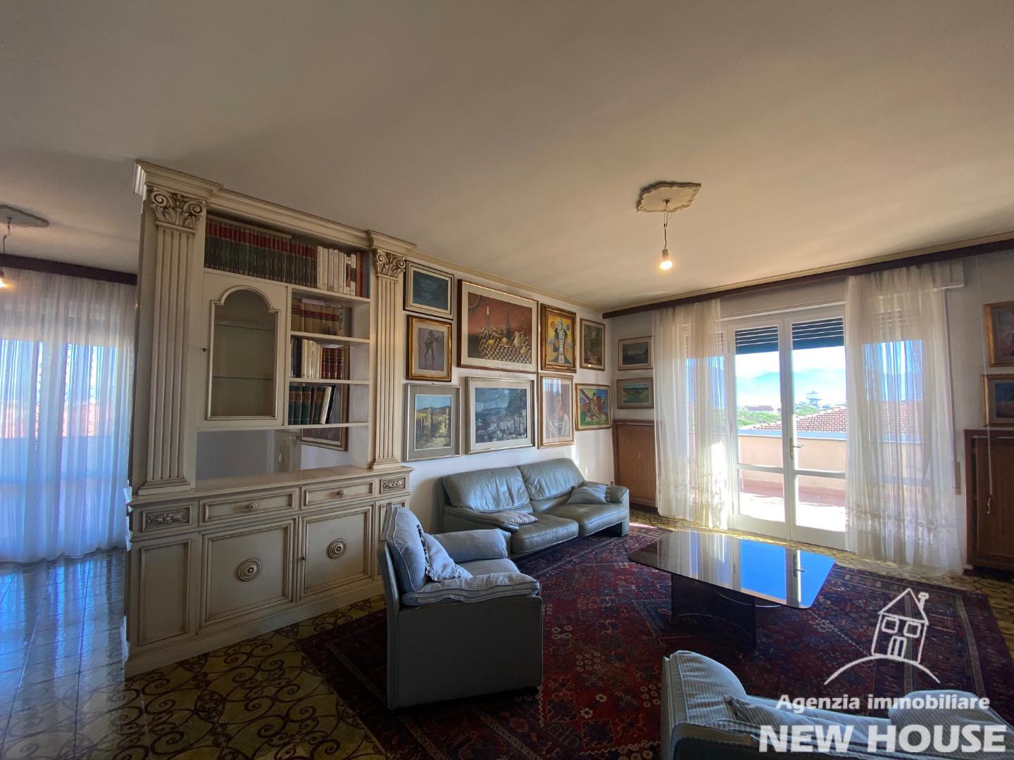 Attico con terrazzi, Pisa landi