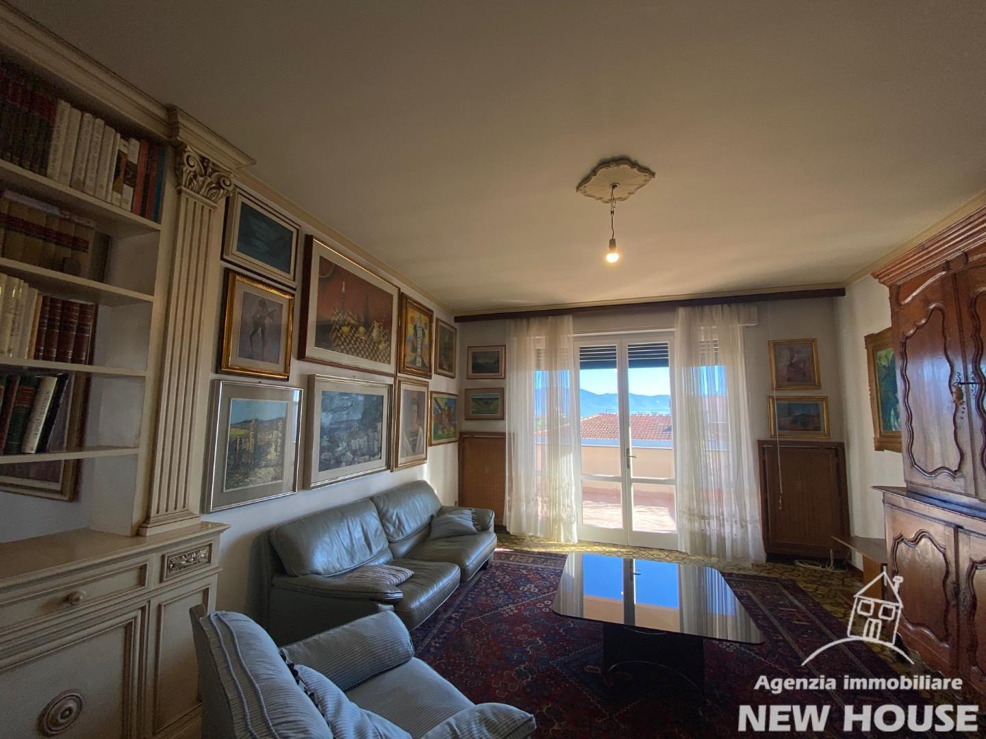 Attico con terrazzi, Pisa landi