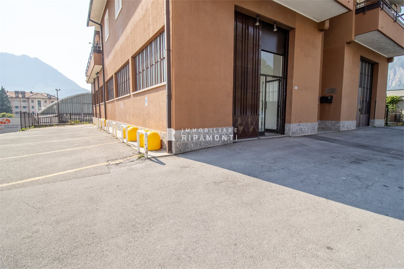 Locale commerciale in vendita, Lecco belledo