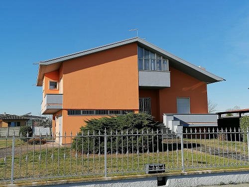 Villa con giardino a Monte Cremasco