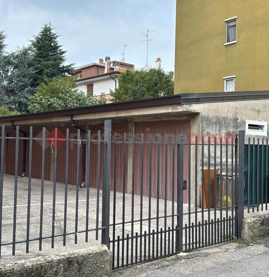 Box/Garage 12mq in vendita a Pioltello