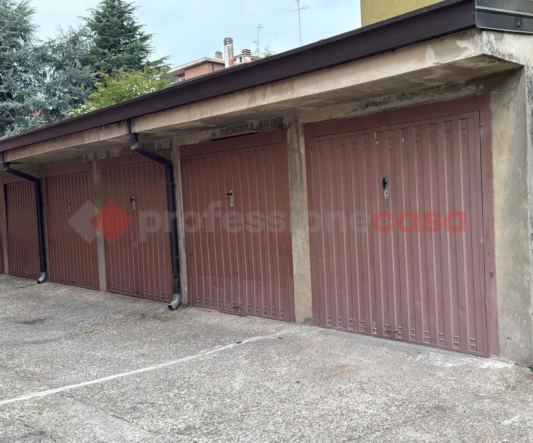 Box/Garage 12mq in vendita a Pioltello