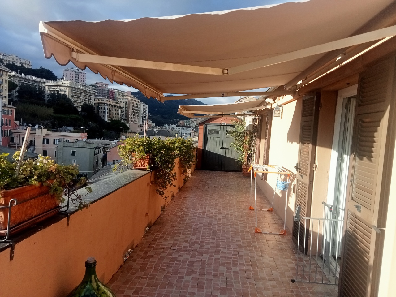 Attico con terrazzo a Genova