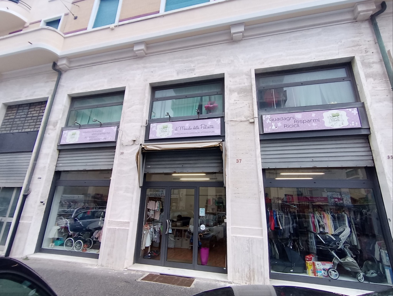 Negozio in vendita in via costantino morin, Genova