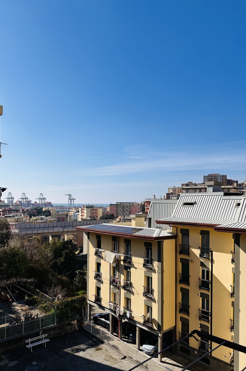 Appartamento vista mare in via finale, Genova