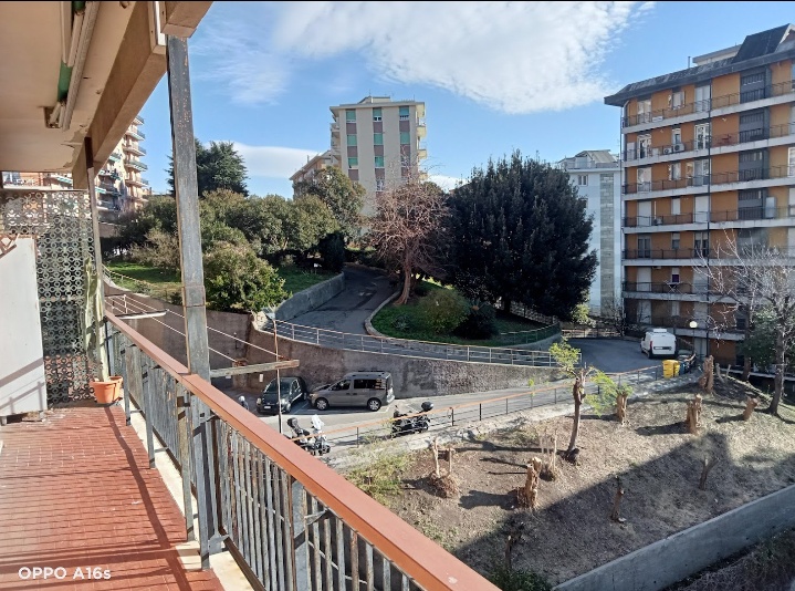 Appartamento vista mare in via negroponte, Genova