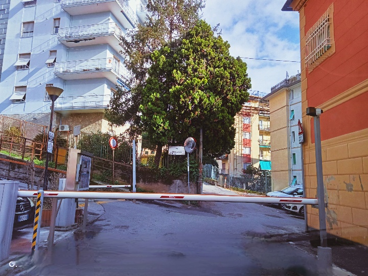 Appartamento con terrazzo in via negropone, Genova