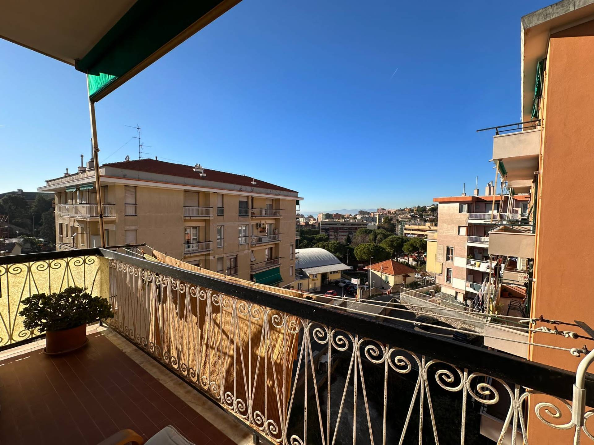 Appartamento vista mare in via traversa alla costa, Genova