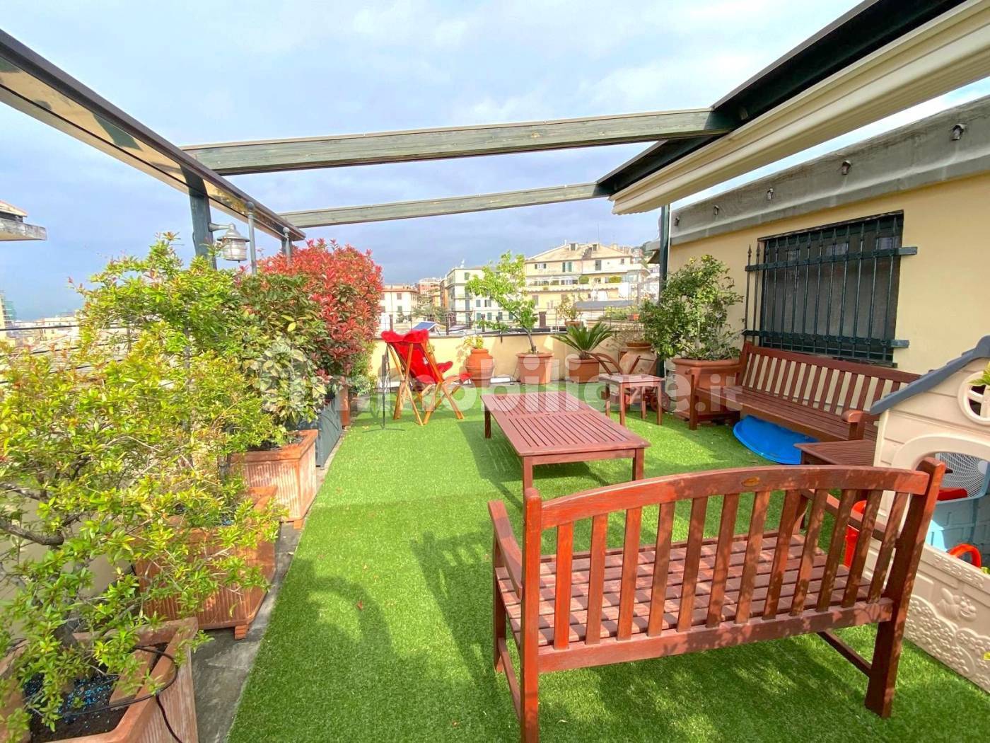 Appartamento con terrazzo in via sb armeni, Genova