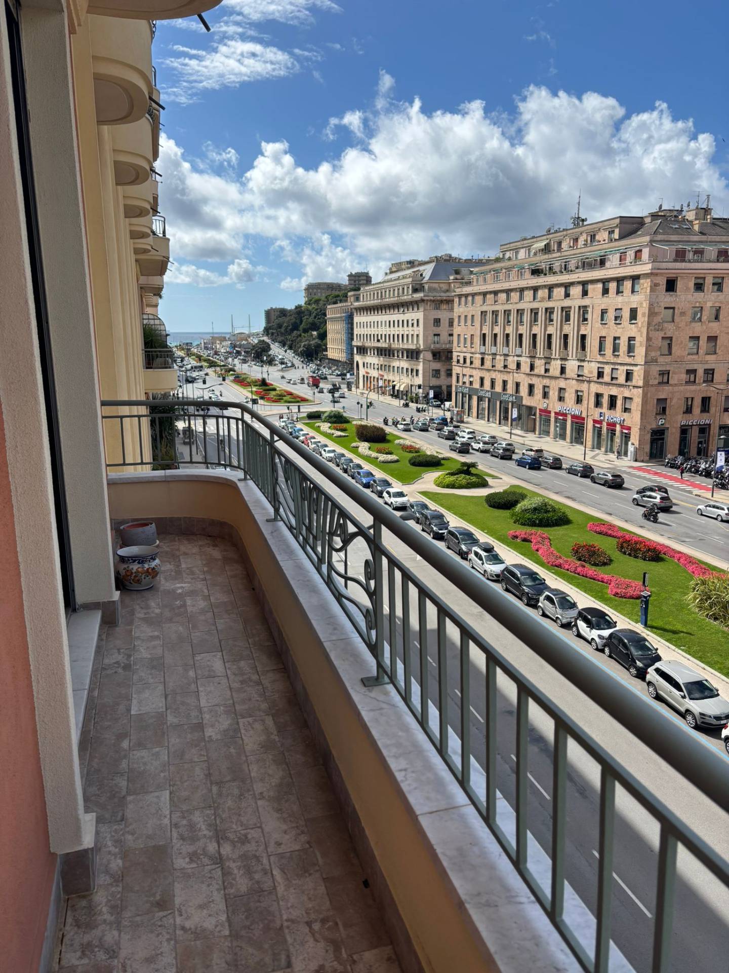 Appartamento con terrazzo in foce, Genova