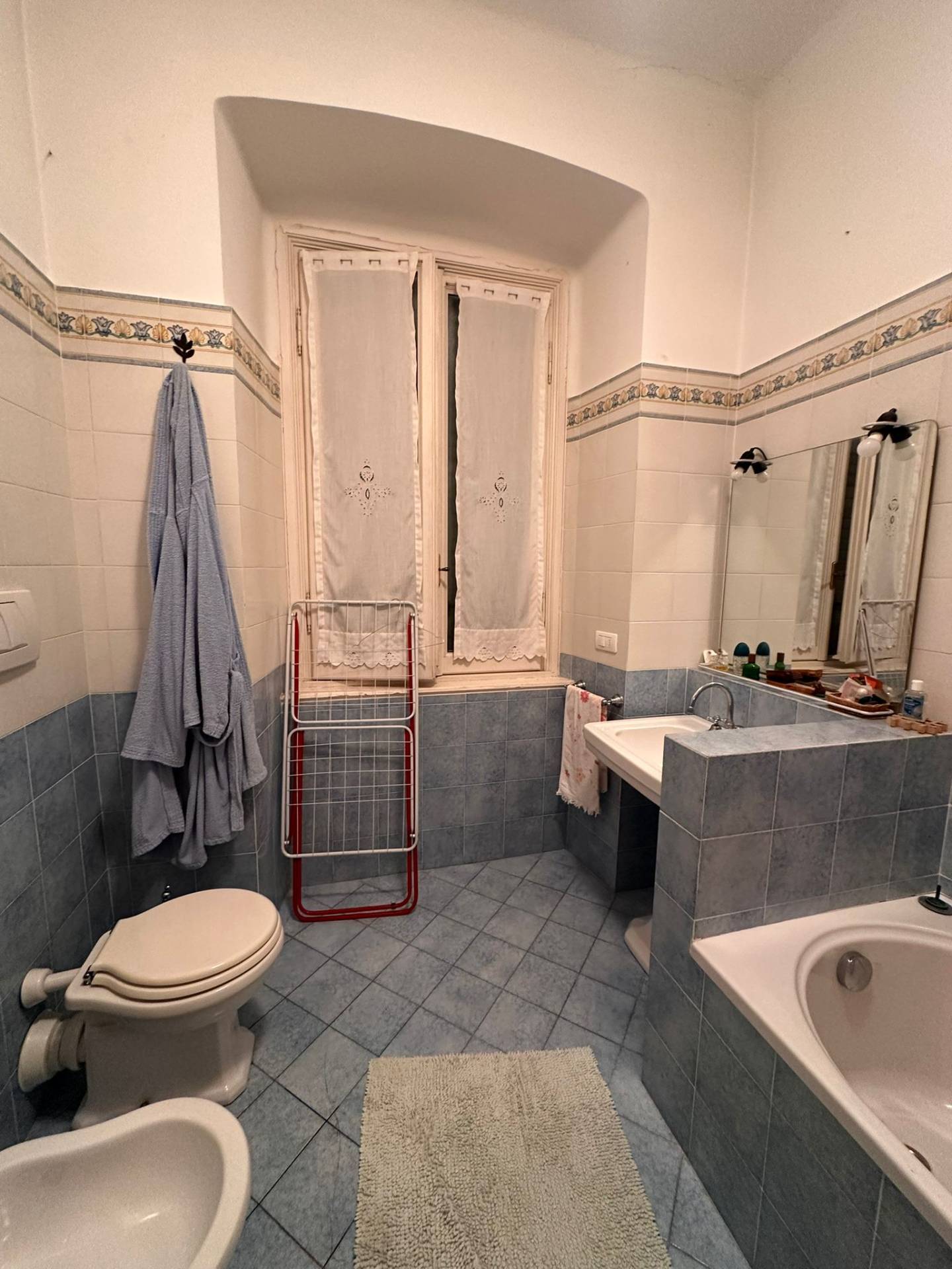 Appartamento vista mare in via oberto cancelliere, Genova