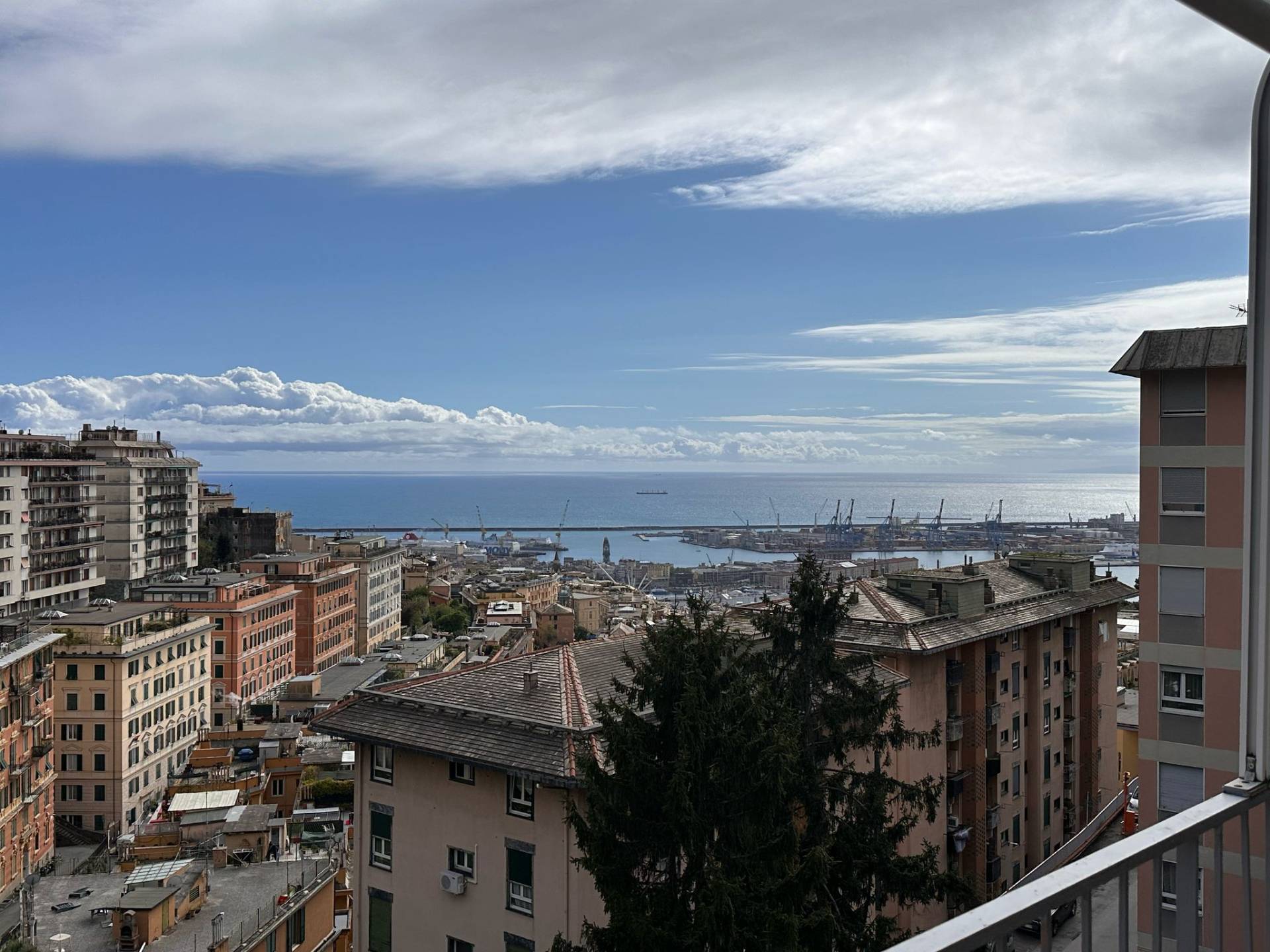 Appartamento in vendita in via piaggio, Genova