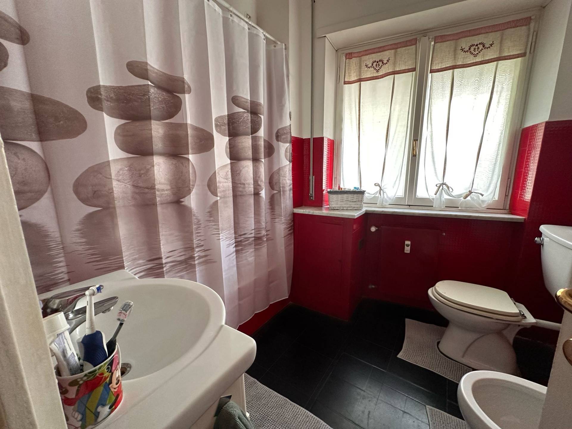 Appartamento in vendita in via piaggio, Genova