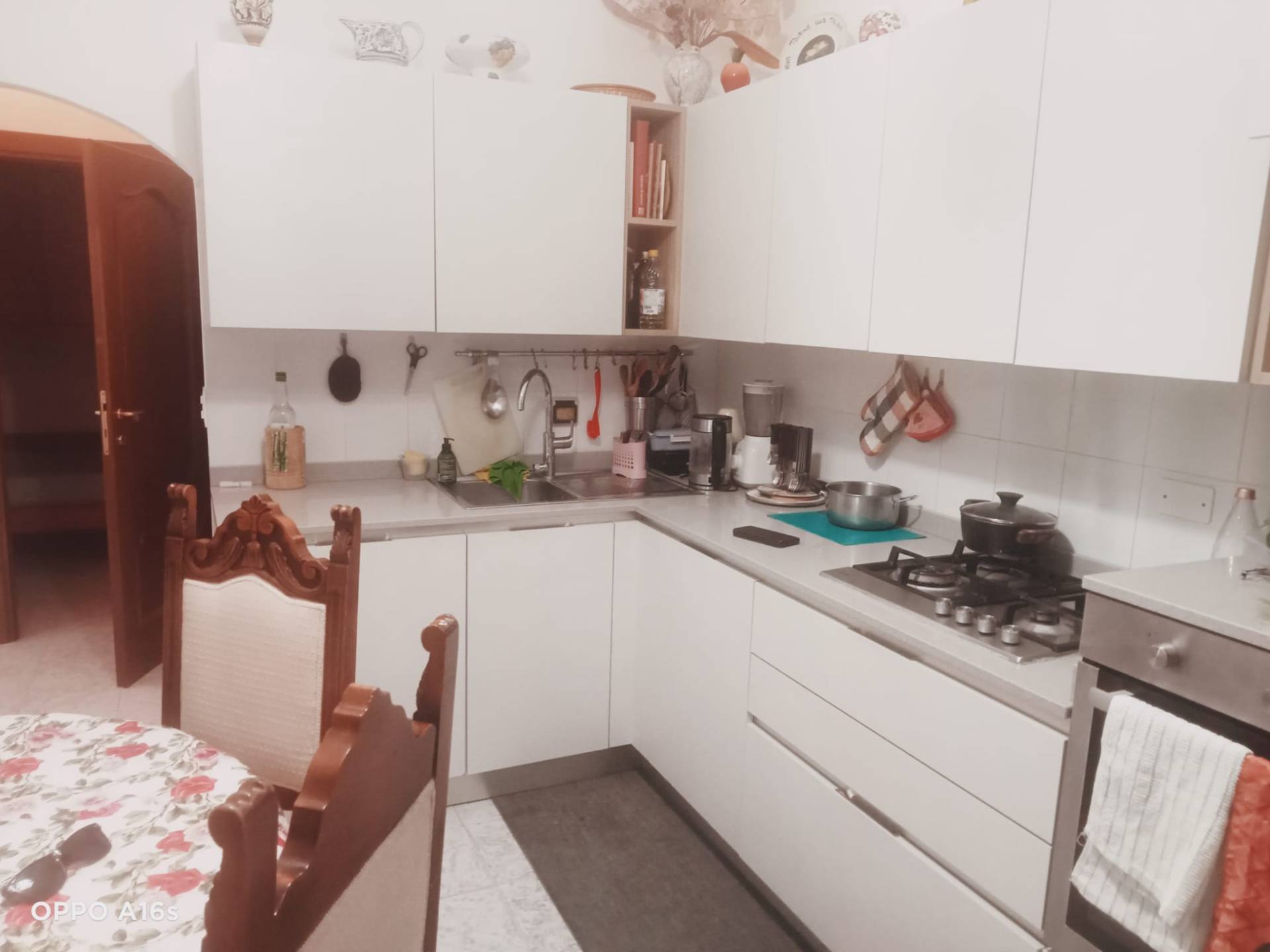 Appartamento con terrazzo in via venezia, Genova