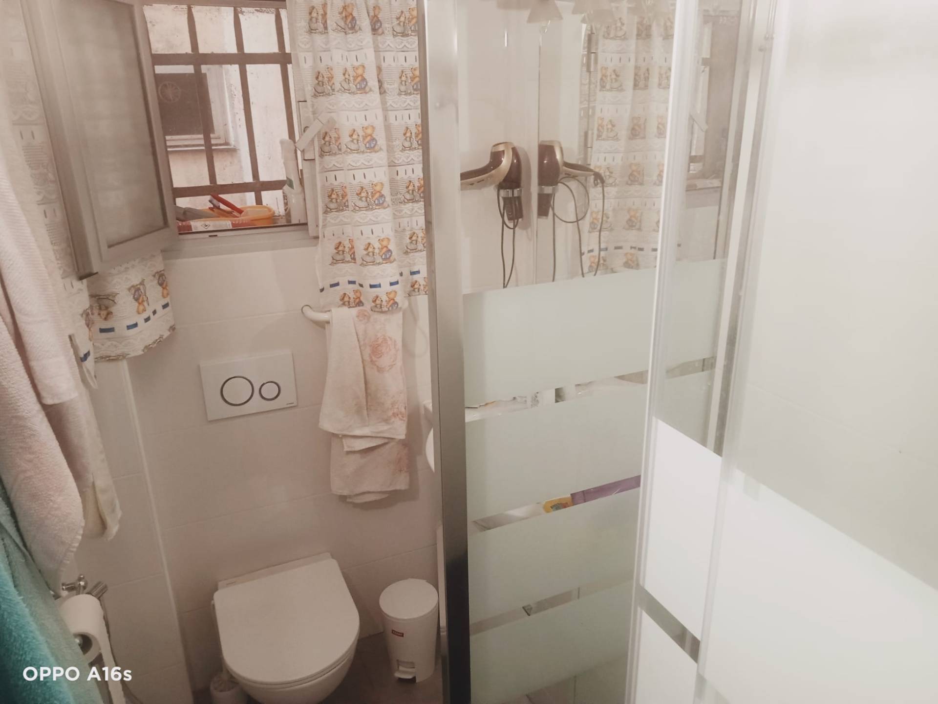 Appartamento con terrazzo in via venezia, Genova