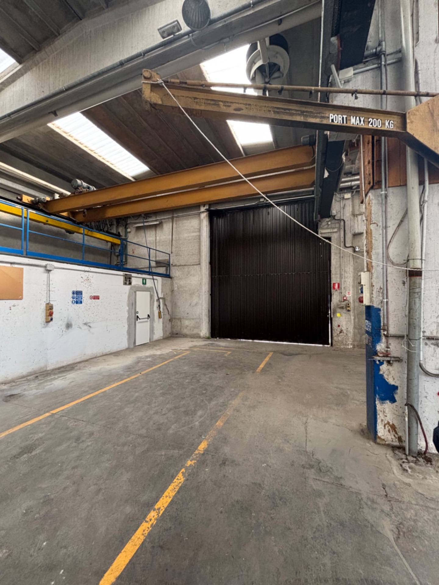 Capannone in vendita in via pontasso, Casella