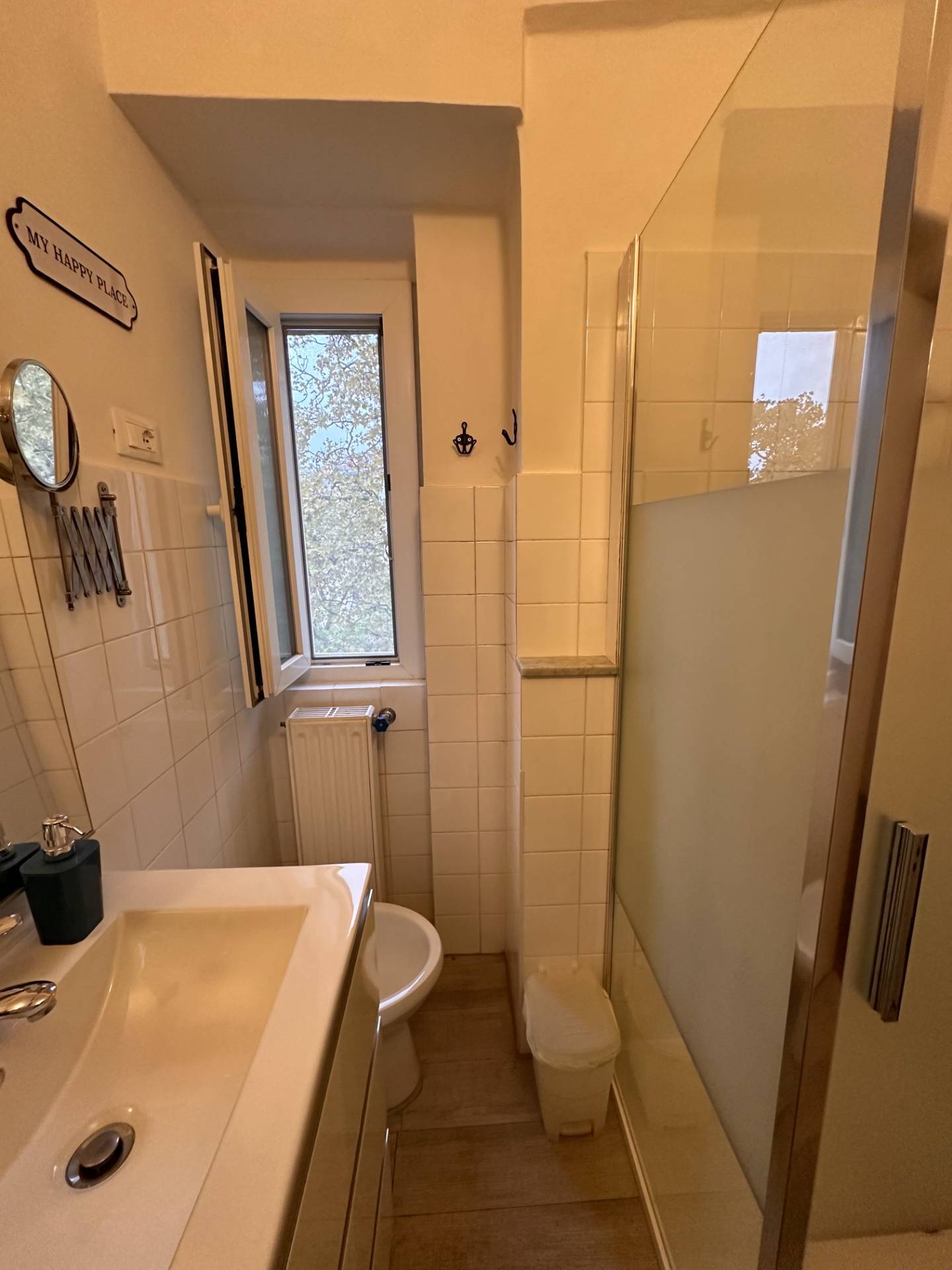 Trilocale arredato in affitto in salita san leonardo, Genova