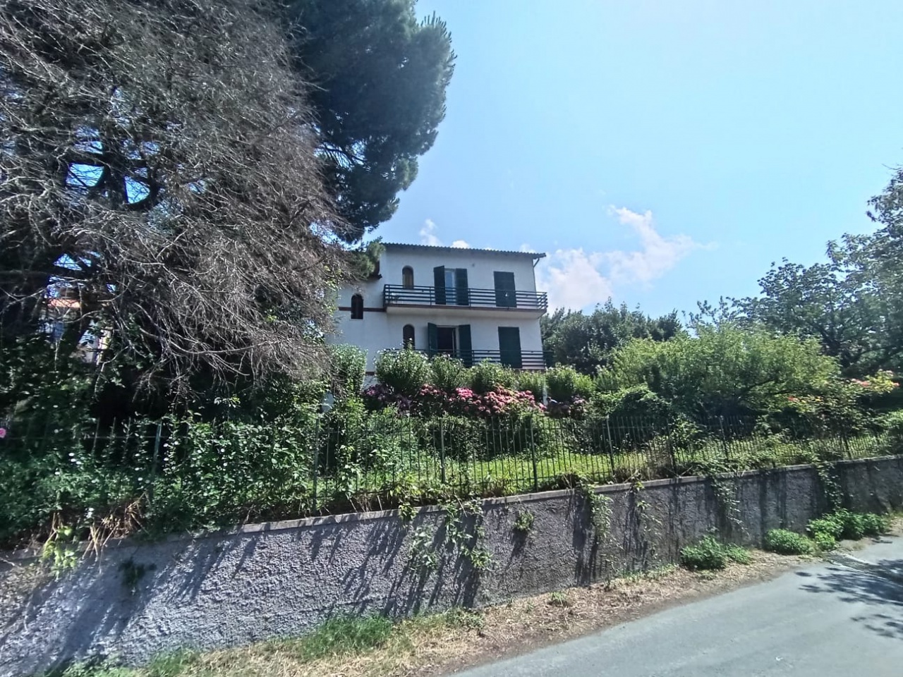 Villa con giardino a Stella