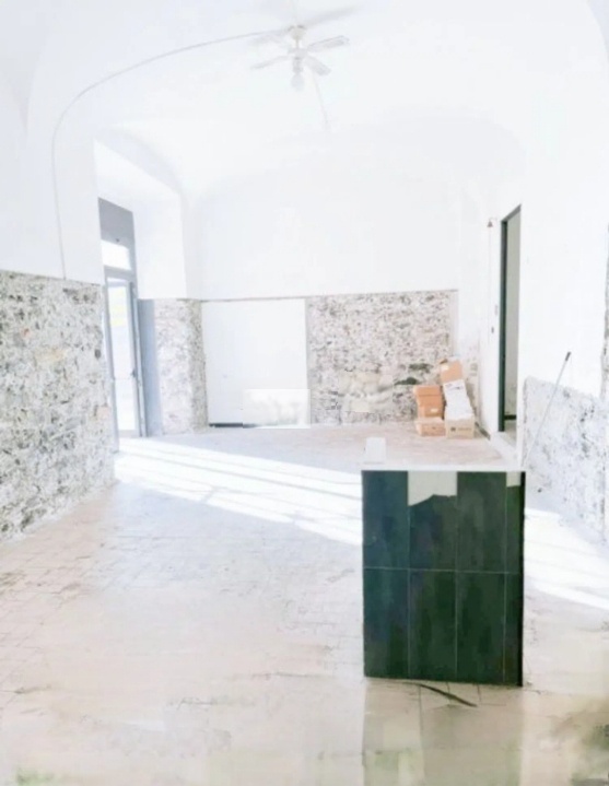Negozio in affitto in via venezia, Genova