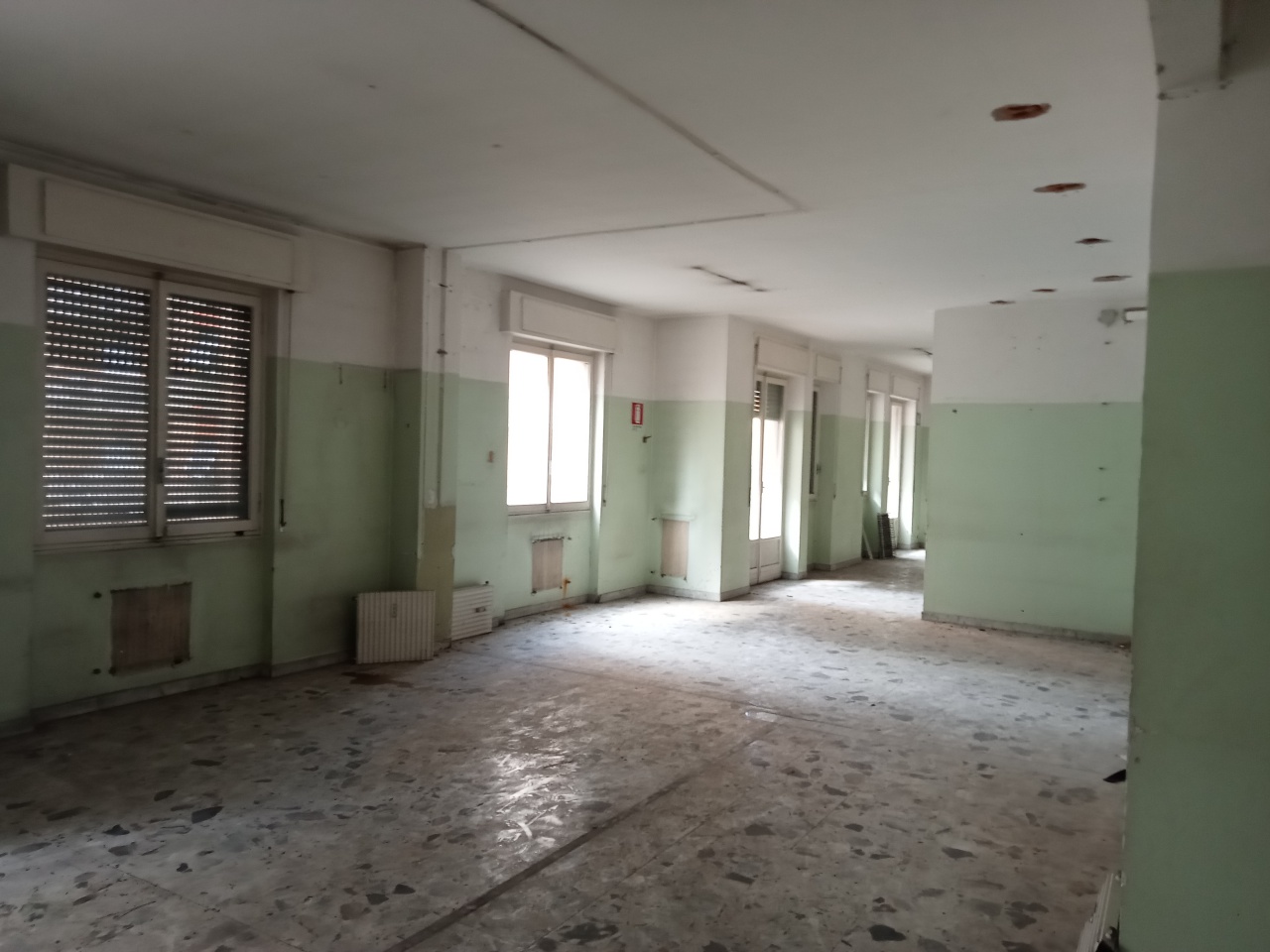 Ufficio con giardino in via piacenza, Genova