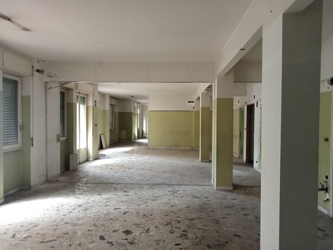 Ufficio con giardino in via piacenza, Genova