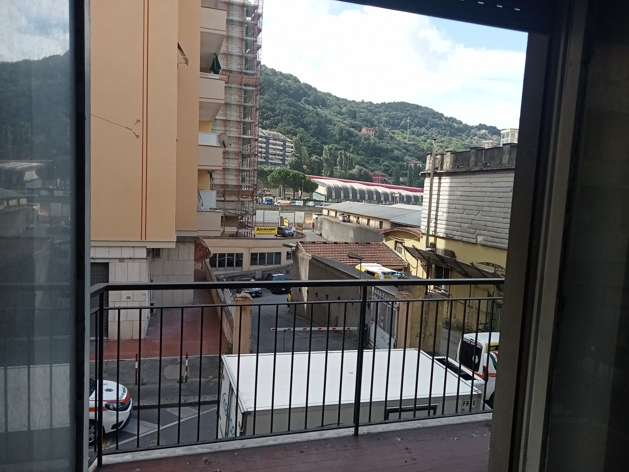 Ufficio con giardino in via piacenza, Genova