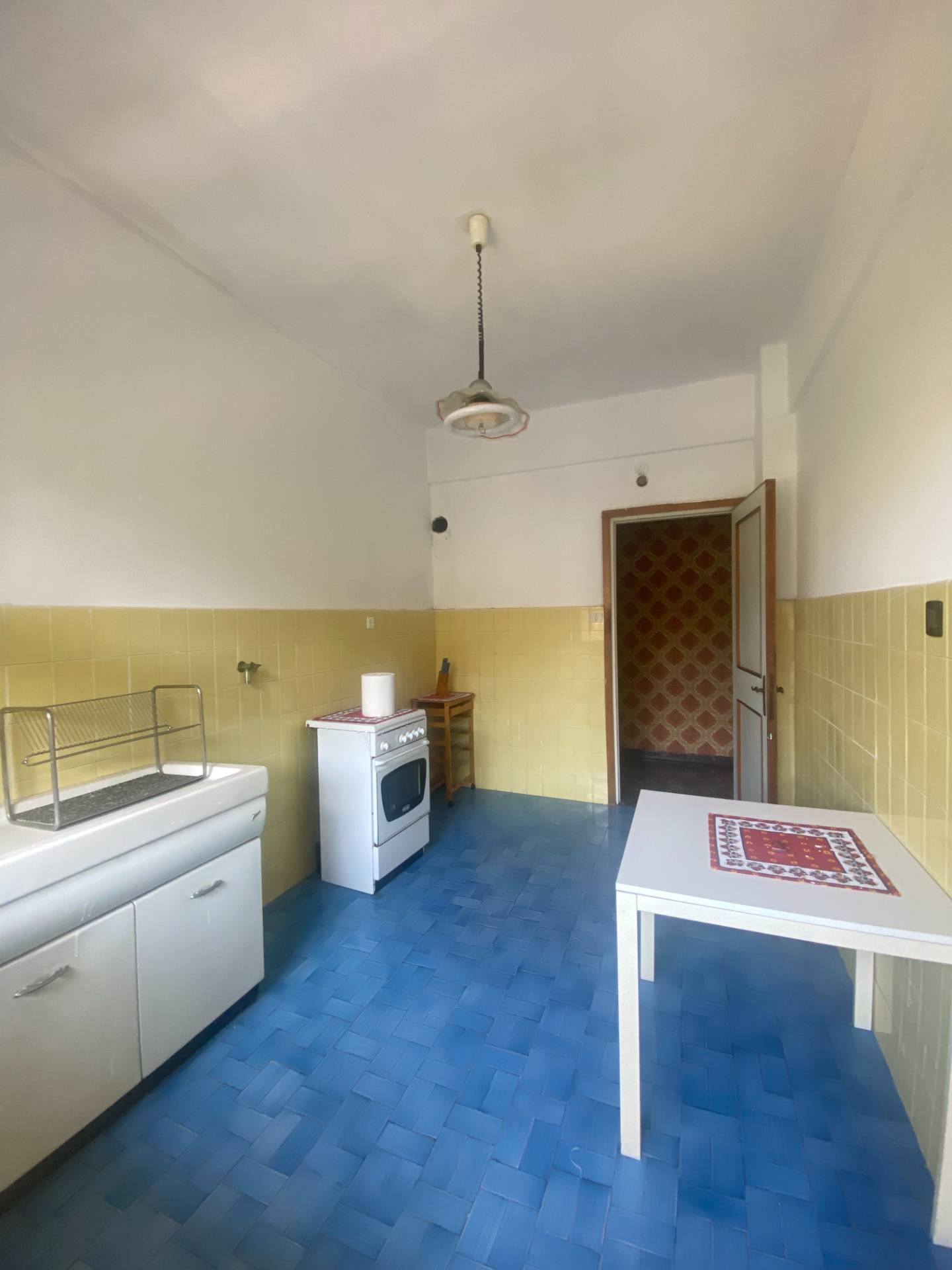 Appartamento da ristrutturare in via majorana, Genova