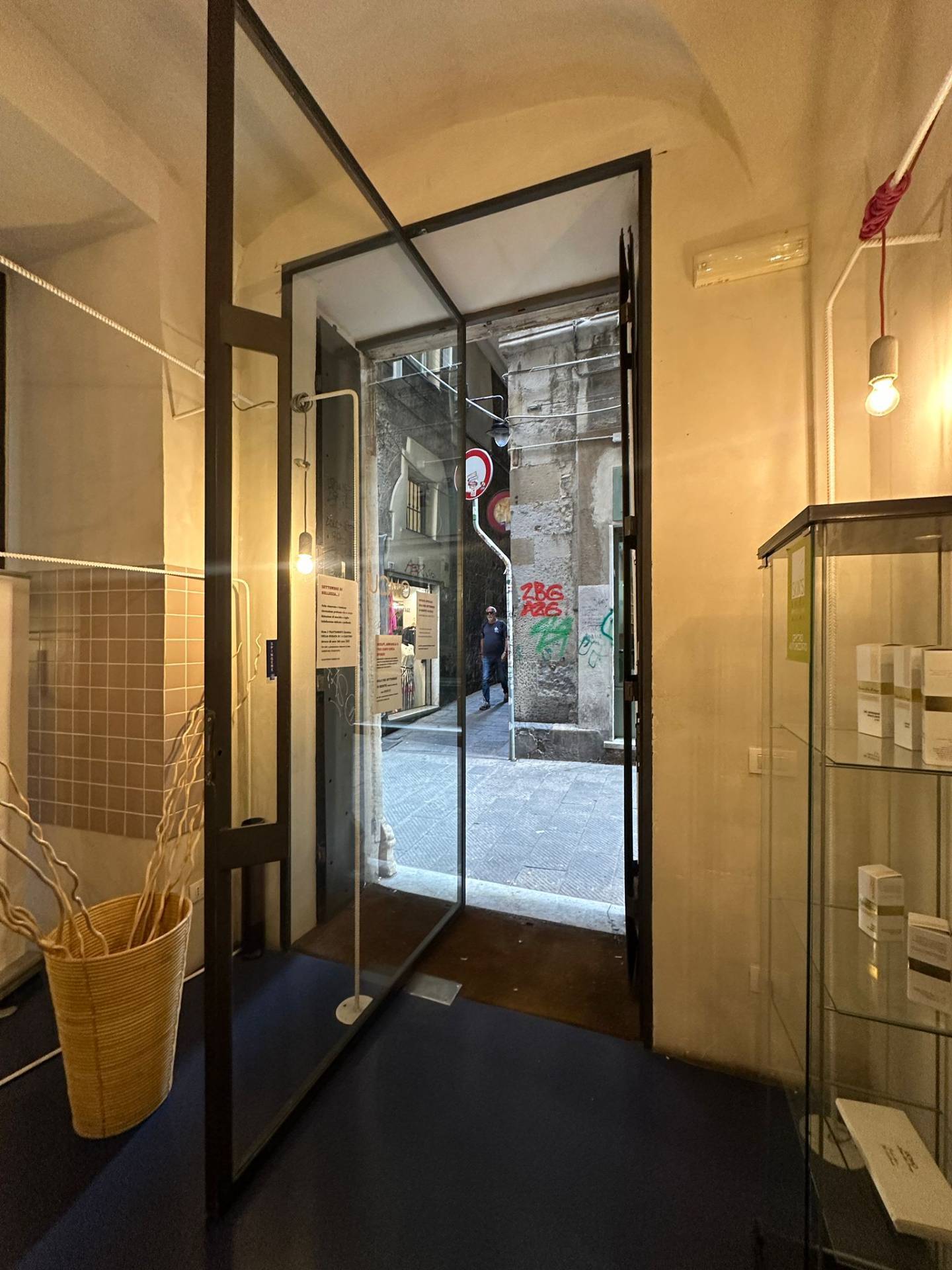 Attivit commerciale in vendita in via canneto il lungo, Genova