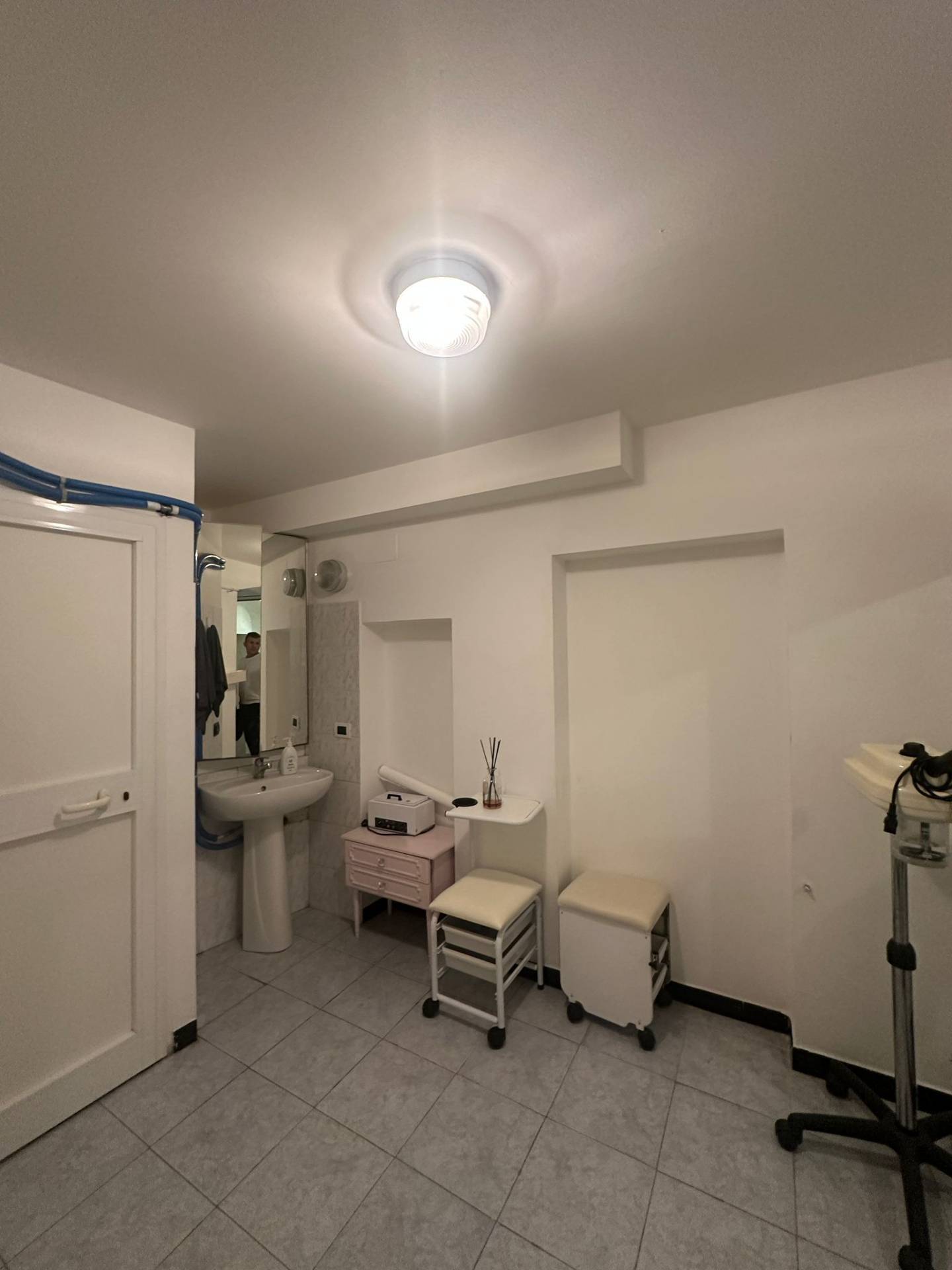 Attivit commerciale in vendita in via canneto il lungo, Genova