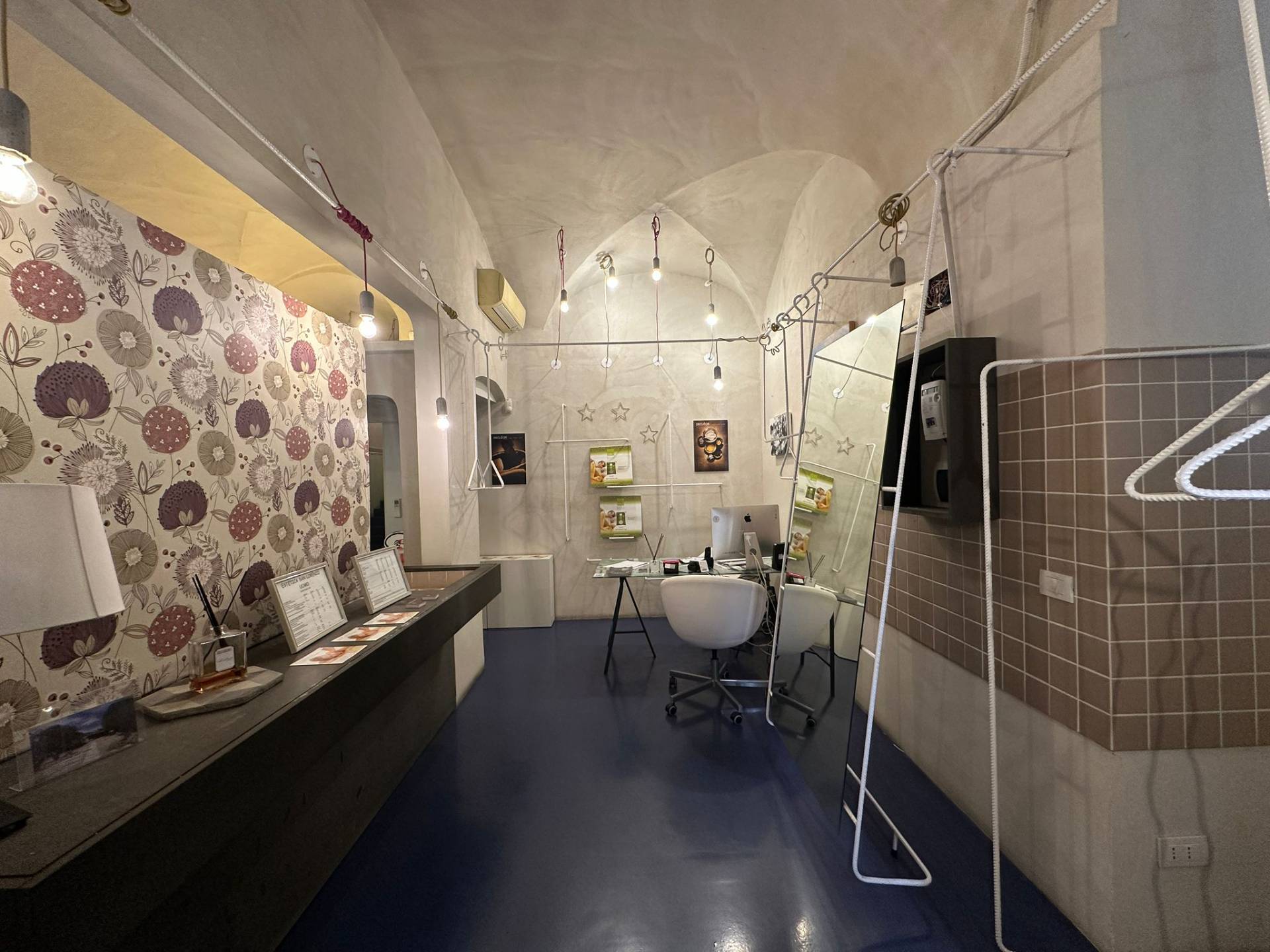 Attivit commerciale in vendita in via canneto il lungo, Genova