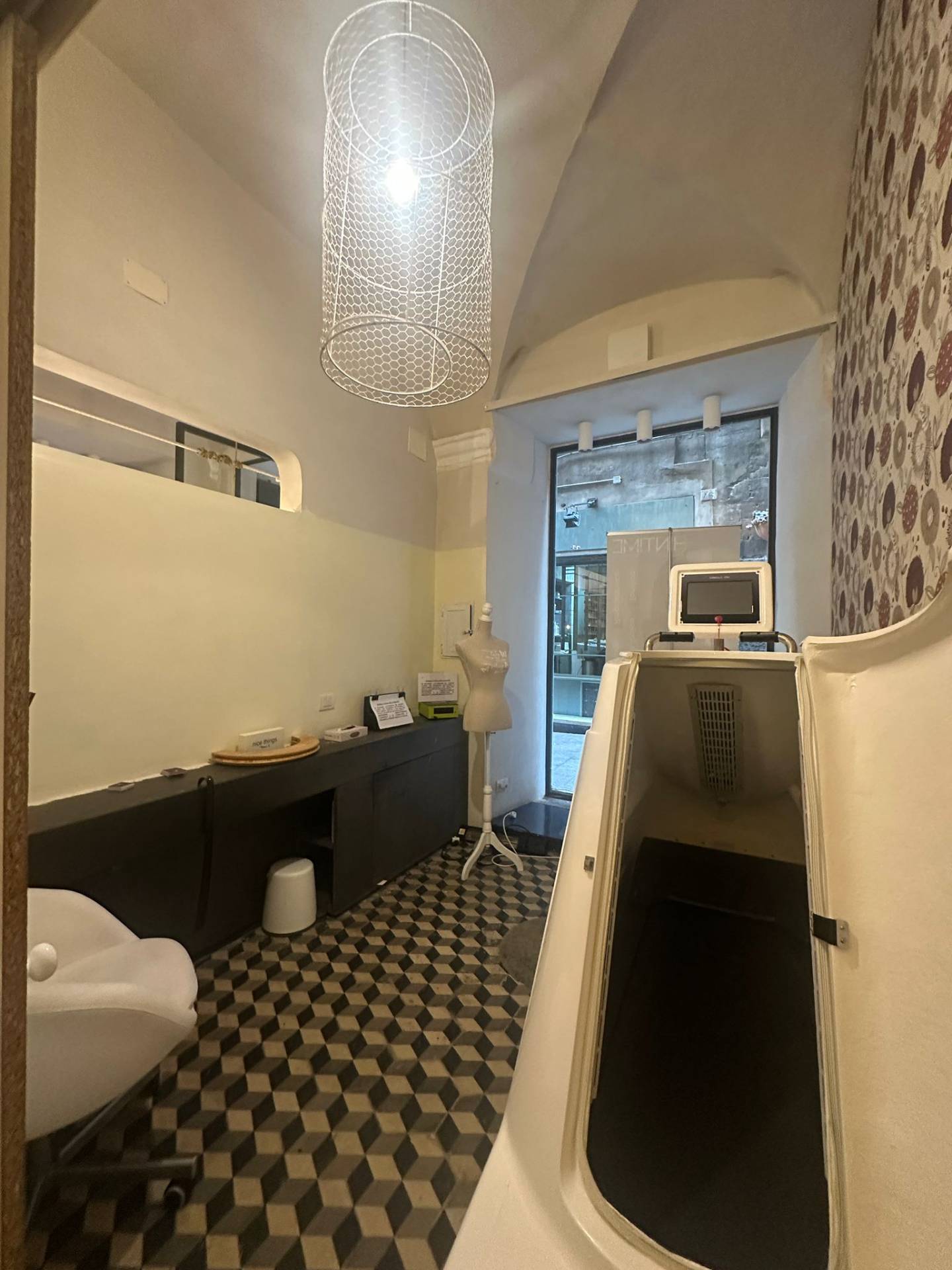 Attivit commerciale in vendita in via canneto il lungo, Genova