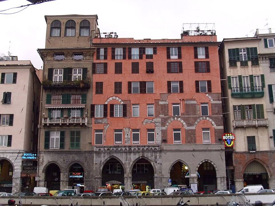 Attivit commerciale in vendita in via di sottoripa, Genova