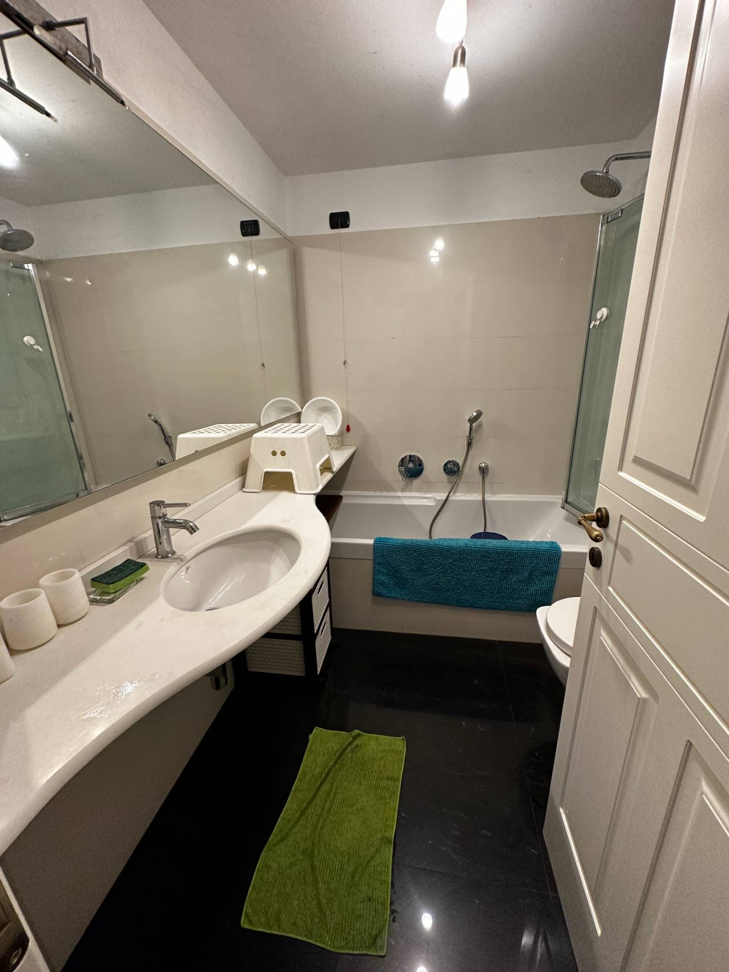 Trilocale arredato in affitto in via garibaldi, Genova