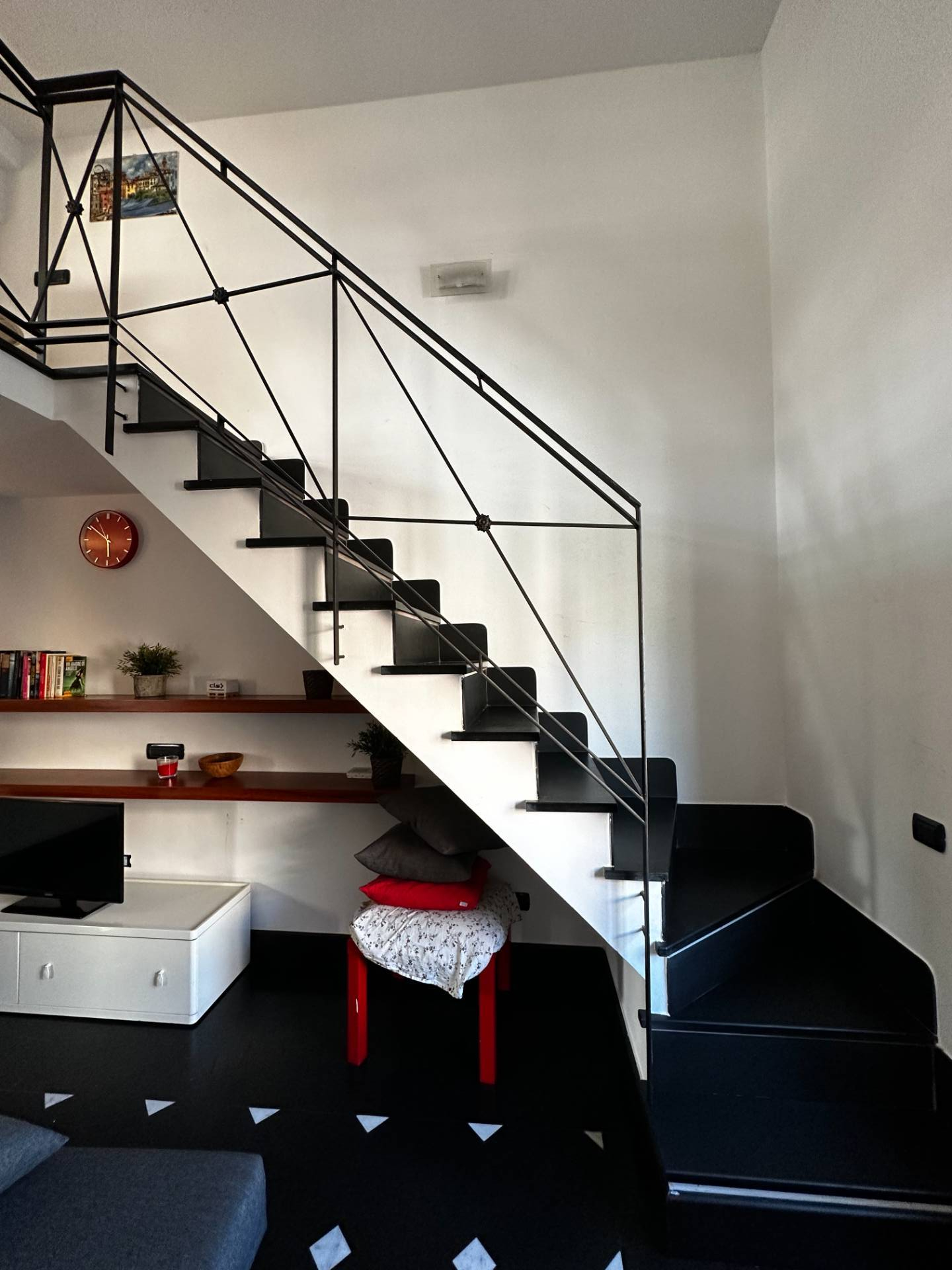 Trilocale arredato in affitto in via garibaldi, Genova