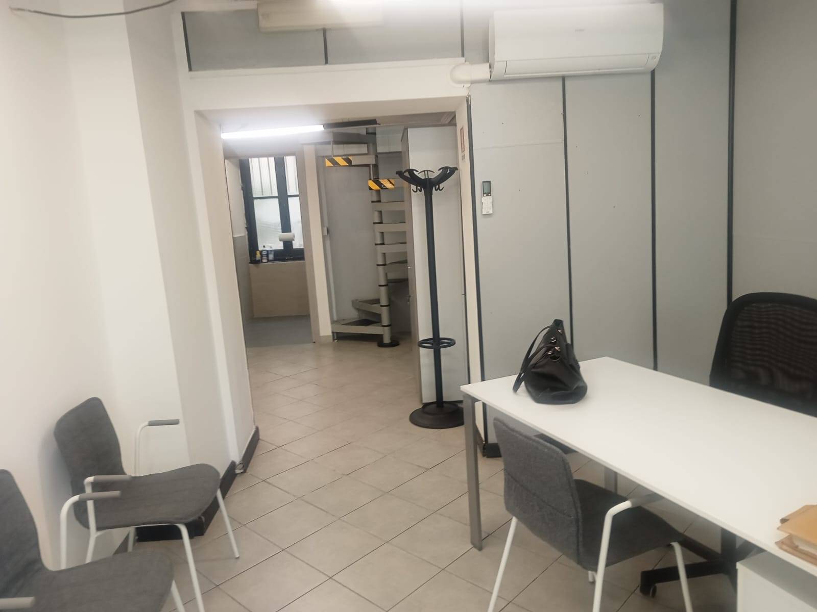 Negozio ristrutturato in corso torino, Genova