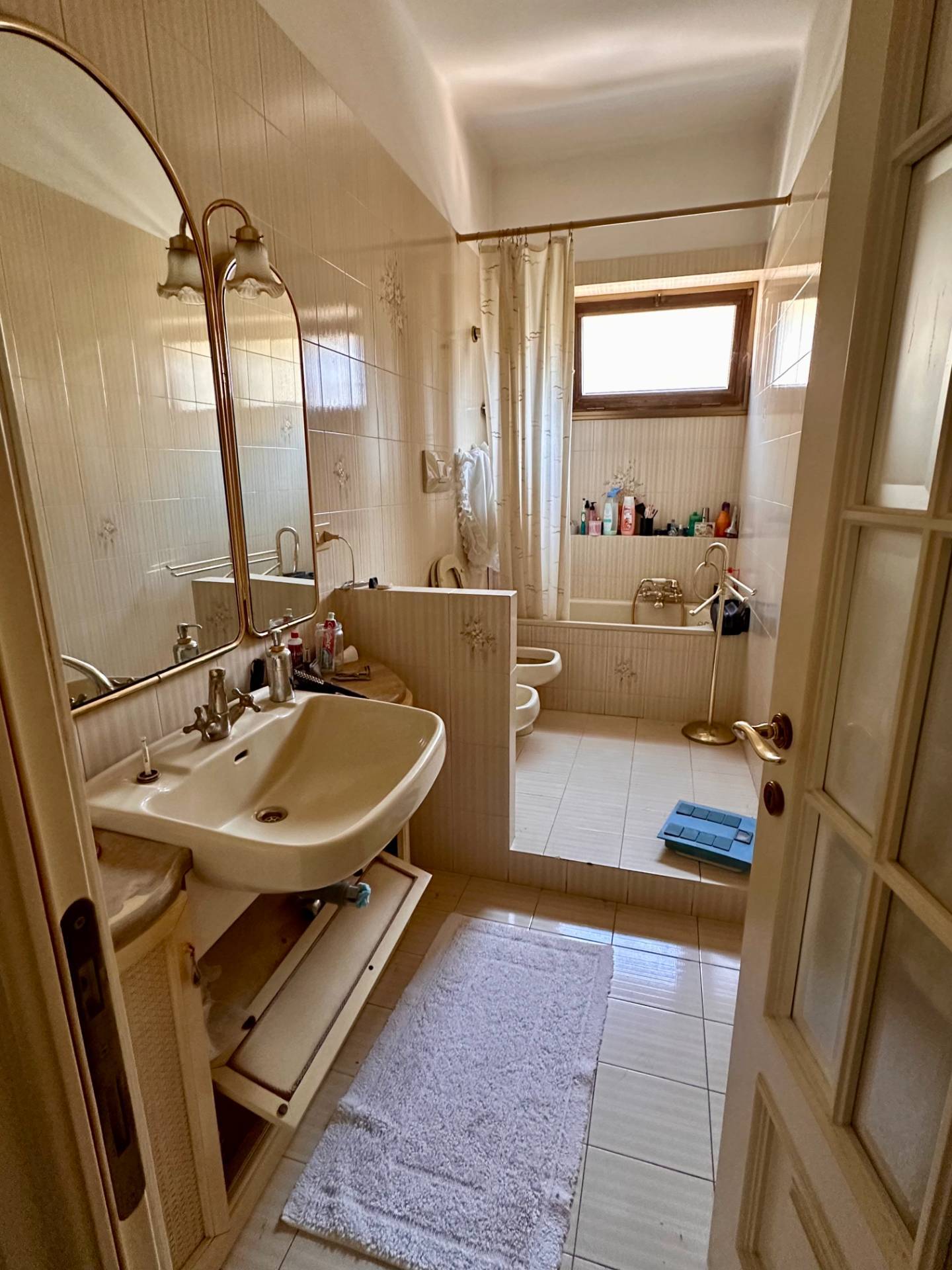 Appartamento vista mare in via finale, Genova