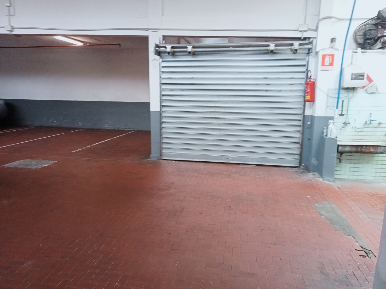 Box/Garage 400mq in vendita in via celesia, Genova