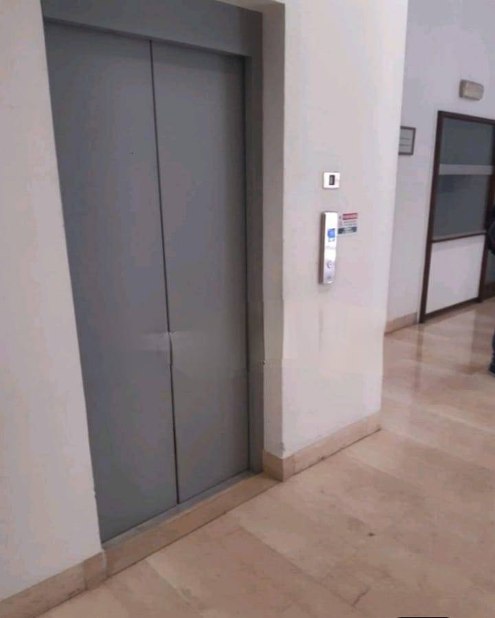 Ufficio da ristrutturare in via fiumara, Genova