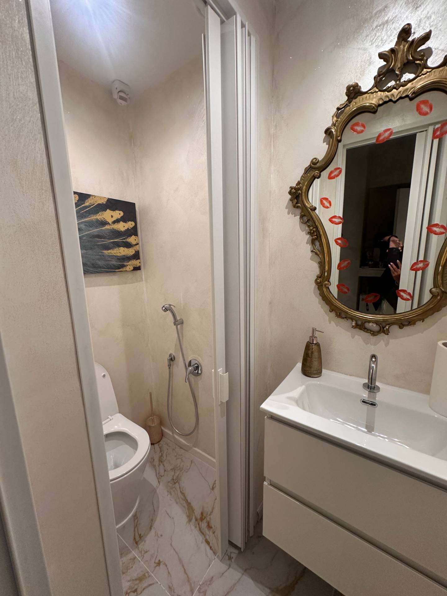 Negozio ristrutturato in via del commercio, Genova